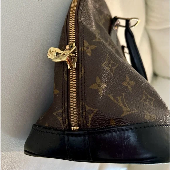 Authentic Louis Vuitton Alma PM BA0995 - Picture 12 of 16